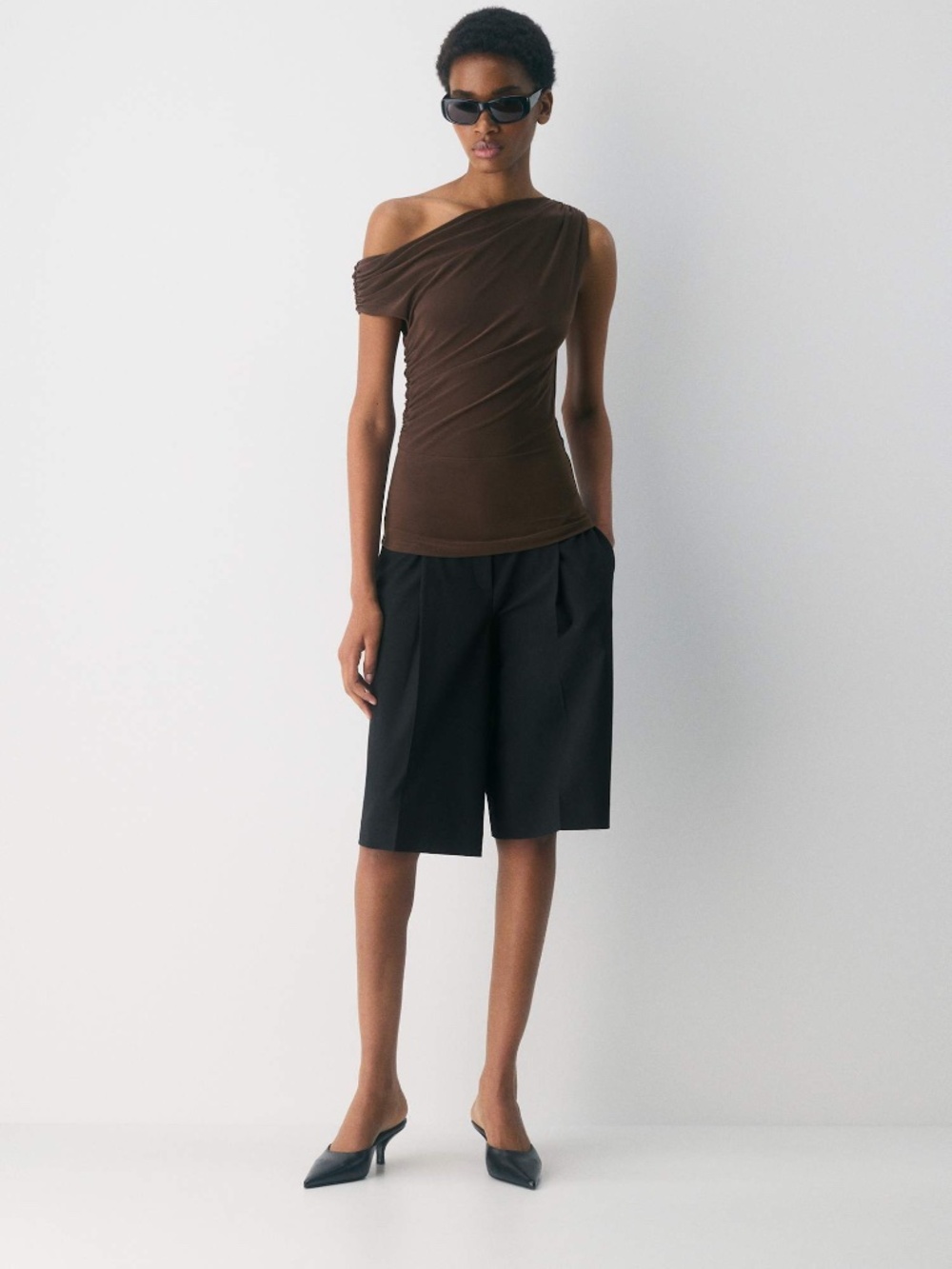 Aritzia Babaton Smooth Matter Gallery Top